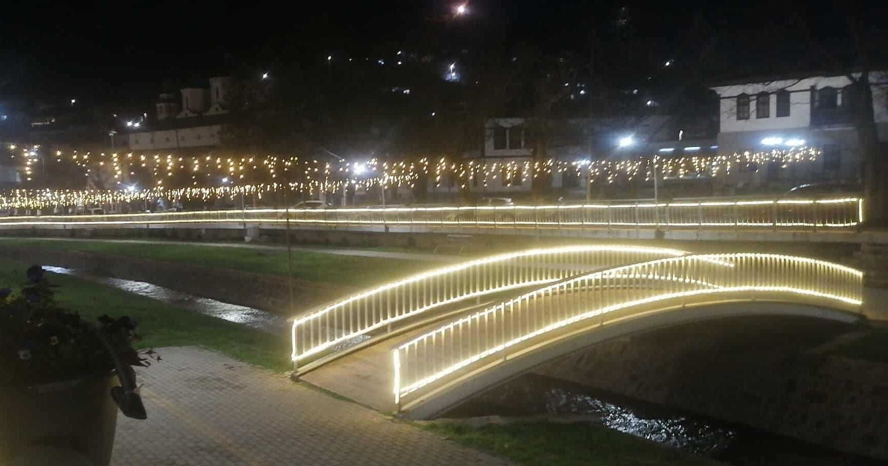 ИЛЈАДНИЦИ РАЧНИ ИЗРАБОТКИ ОД ВОСОК И ГИПС НА НОВОГОДИШНИОТ БАЗАР ВО ШТИП, УЧЕСТВУВААТ И ДЕЦАТА ОД ГРАДИНКИТЕ ИЛЈАДНИЦИ РАЧНИ ИЗРАБОТКИ ОД ВОСОК И ГИПС НА НОВОГОДИШНИОТ БАЗАР ВО ШТИП, УЧЕСТВУВААТ И ДЕЦАТА ОД ГРАДИНКИТЕ