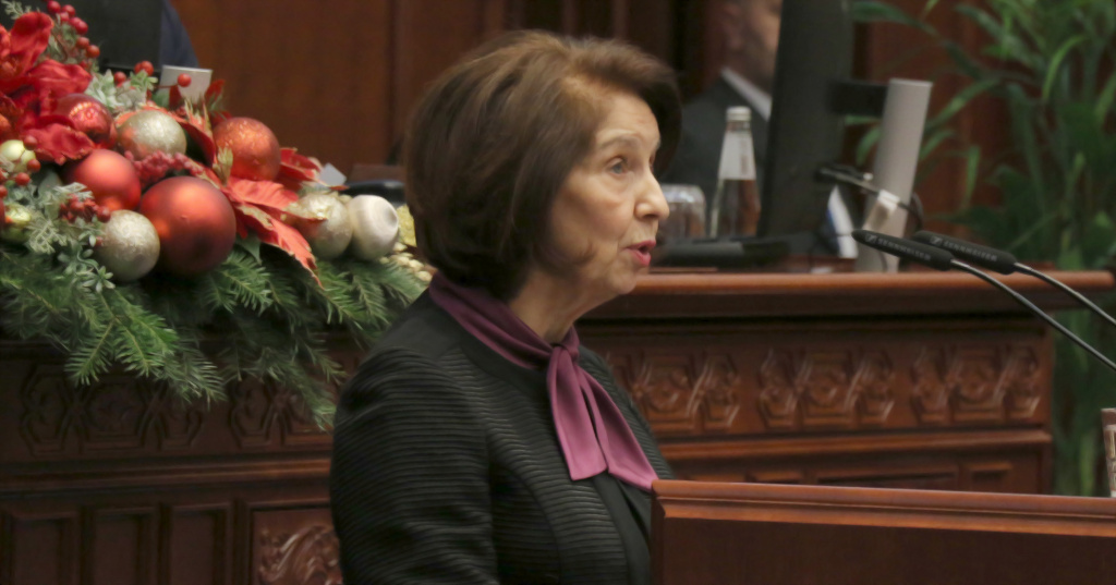 СИЉАНОВСКА-ДАВКОВА ПОБАРА ЈАСНИ ГАРАНЦИИ ОД ЕУ И БУГАРИЈА ВО ГОДИШНОТО ОБРАЌАЊЕ ПРЕД ПРАТЕНИЦИТЕ