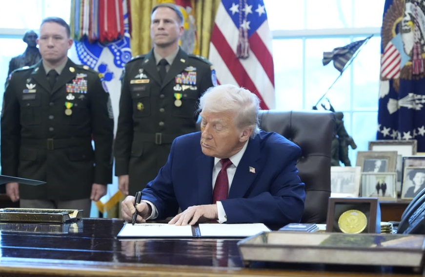 ТРАМП ГО ПРОГЛАСИ ФЕНТАНИЛОТ ЗА ОРУЖЈЕ ЗА МАСОВНО УНИШТУВАЊЕ ТРАМП ГО ПРОГЛАСИ ФЕНТАНИЛОТ ЗА ОРУЖЈЕ ЗА МАСОВНО УНИШТУВАЊЕ