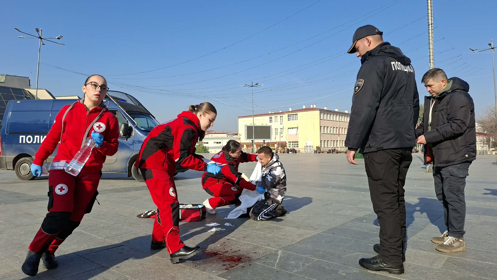 ПЕТАРДИТЕ МОЖАТ ДА ДОВЕДАТ ДО ТРАЕН ИНВАЛИДИТЕТ, РЕКОА ОД ЦРВЕНИОТ КРСТ НА ВЕЖБАТА ВО СТРУМИЦА ПЕТАРДИТЕ МОЖАТ ДА ДОВЕДАТ ДО ТРАЕН ИНВАЛИДИТЕТ, РЕКОА ОД ЦРВЕНИОТ КРСТ НА ВЕЖБАТА ВО СТРУМИЦА
