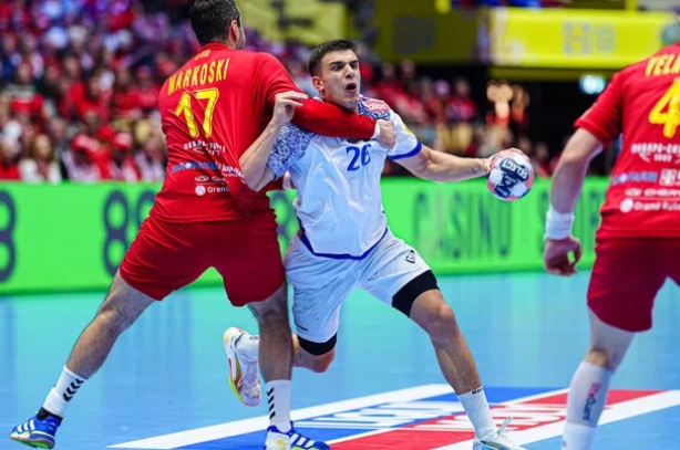 РАКОМЕТАРИТЕ РЕМИЗИРАА СО ПОРТУГАЛИЈА И ГИ ЗАДРЖАА ШАНСИТЕ ЗА ВТОРАТА ФАЗА НА ЕП