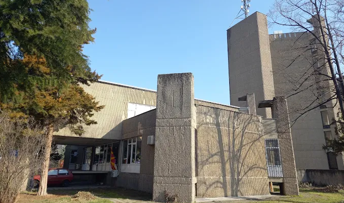 ВРАТЕНИ СЕ КНИГИТЕ ШТО ТРОЈЦА ТИНЕЈЏЕРИ ГИ УКРАДОА ОД АРХИВОТ НА ГРАД СКОПЈЕ, НЕ СЕ ОД ДРЖАВЕН И ЈАВЕН ИНТЕРЕС, ВЕЛИ ДИРЕКТОРОТ НА ДРЖАВНИОТ АРХИВ