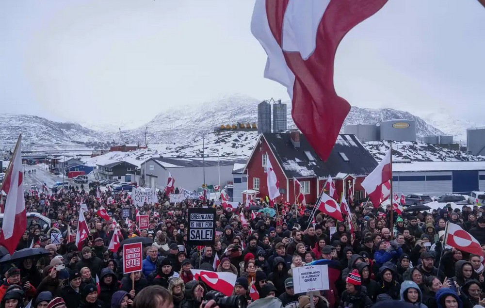 „РАЦЕТЕ ПОДАЛЕКУ ОД ГРЕНЛАНД“ – ВО ДАНСКА И ГРЕНЛАНД СЕ ПРОТЕСТИРАШЕ ПРОТИВ ПЛАНОВИТЕ НА ТРАМП