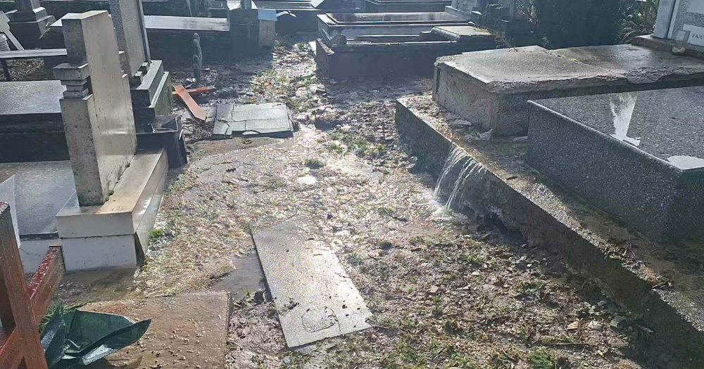 ДОЖДОТ ГИ ПОПЛАВИ БУКОВСКИТЕ ГРОБИШТА ВО БИТОЛА ДОЖДОТ ГИ ПОПЛАВИ БУКОВСКИТЕ ГРОБИШТА ВО БИТОЛА