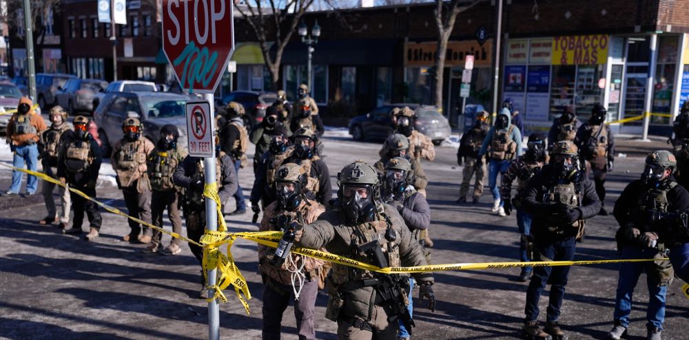 ФЕДЕРАЛНИТЕ АГЕНТИ ЗА ИМИГРАЦИЈА УБИЈА МАЖ ВО МИНЕАПОЛИС