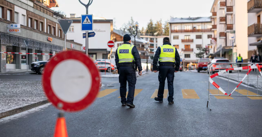 ШВАЈЦАРИЈА ПРОГЛАСИ ПЕТДНЕВНА ЖАЛОСТ, ИДЕНТИФИКАЦИЈАТА НА НАСТРАДАНИТЕ ВО ПОЖАРОТ ВО КРАН-МОНТАНА МОЖЕ ДА ТРАЕ СО ДЕНОВИ ИЛИ НЕДЕЛИ ШВАЈЦАРИЈА ПРОГЛАСИ ПЕТДНЕВНА ЖАЛОСТ, ИДЕНТИФИКАЦИЈАТА НА НАСТРАДАНИТЕ ВО ПОЖАРОТ ВО КРАН-МОНТАНА МОЖЕ ДА ТРАЕ СО ДЕНОВИ ИЛИ НЕДЕЛИ