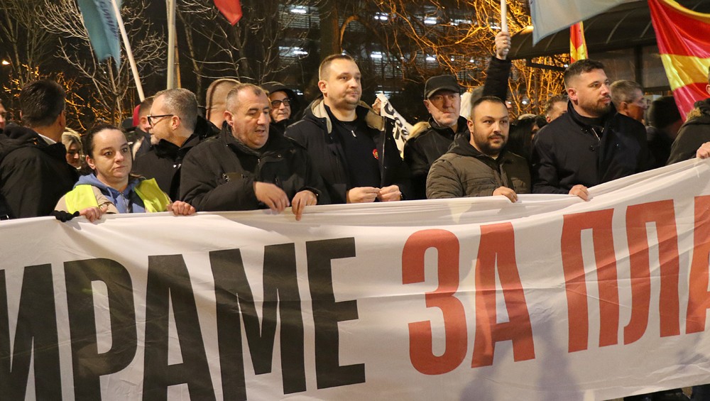 БАРАМЕ 600 ЕВРА МИНИМАЛНА ПЛАТА СЕГА, А НЕ ВО 2028 КАКО ШТО ПРЕДЛАГА ВЛАДАТА, ВЕЛАТ ОД СИНДИКАТОТ И НАЈАВИЈА БЛОКАДИ