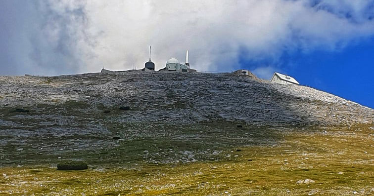 СУДОТ КАЗНИ СО 300 ЕВРА МОТОРЏИЈА КОЈ ГО СНИМИЛ ВОЕНИОТ ОБЈЕКТ НА ВРВОТ СОЛУНСКА ГЛАВА И ОБЈАВИЛ НА ТИКТОК