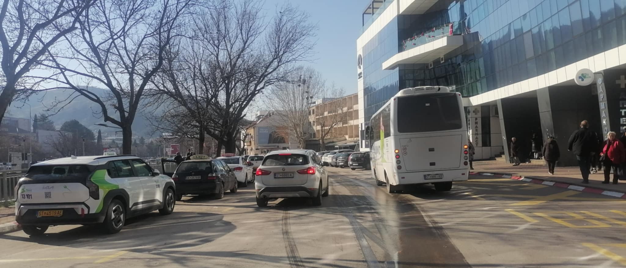 СЕ ЗГОЛЕМИ КОРИСТЕЊЕТО НА ЈАВНИОТ ПРЕВОЗ ВО ШТИП ОТКАКО ПОСКАПЕ ТАКСИТО