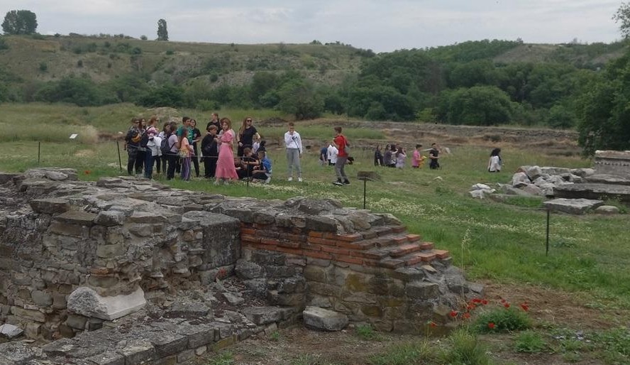 СО КАМПАЊАТА „ДАЛИ ЌЕ НЀ ПОСЕТИШ ГОДИНАВА“ АРХЕОЛОШКИОТ ЛОКАЛИТЕТ СТОБИ ЌЕ ПРИВЛЕКУВА ДОМАШНИ ТУРИСТИ