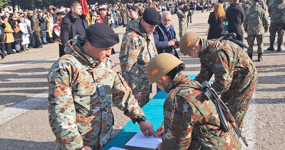 МИНИСТЕРОТ ЗА ОДБРАНА МИСАЈЛОВСКИ Е ЗА ЗАДОЛЖИТЕЛЕН ВОЕН РОК, НО ВЕЛИ ДЕКА ЗАСЕГА ТОА НЕ Е ПРИМЕНЛИВО ОТИ СЕ ПОТРЕБНИ УСЛОВИ, ФИНАНСИИ И КАПАЦИТЕТИ