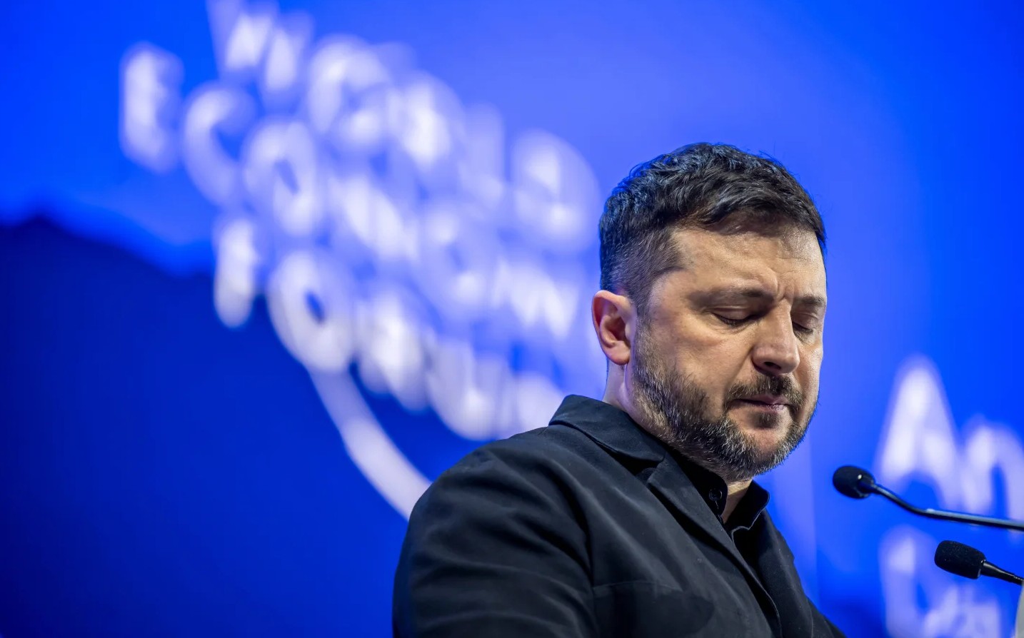 МОЈАТА ПОРАКА ЗА ПУТИН Е ДЕКА ВОЈНАТА МОРА ДА ЗАВРШИ, КАЖА ТРАМП ПО СРЕДБАТА СО ЗЕЛЕНСКИ ВО ДАВОС