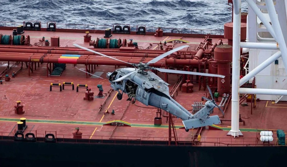 АМЕРИКАНСКАТА ВОЈСКА ЗАЗЕДЕ ТАНКЕР ВО ИНДИСКИОТ ОКЕАН ОТКАКО ГО СЛЕДЕЛА ОД КАРИБИТЕ