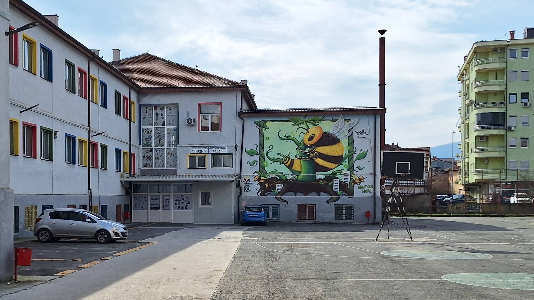 ДОЈАВИ ЗА БОМБИ ВО ОСНОВНИ И СРЕДНИ УЧИЛИШТА ВО ТЕТОВО, ИЗЛЕГЛО ДЕКА СЕ ЛАЖНИ