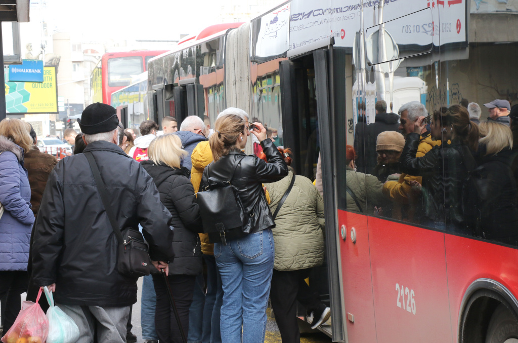 ДНЕВНО СЕ ИСПРАВНИ 185 И ВОЗАТ САМО 157 АВТОБУСИ ОД ВКУПНО 341 НА ЈСП „СКОПЈЕ“