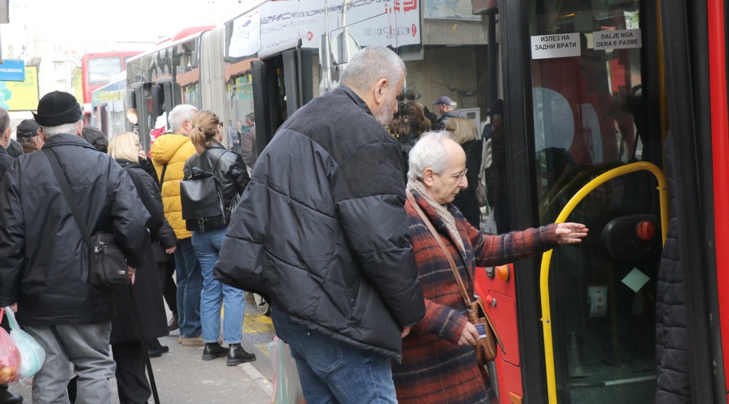 ЧЕТИРИ ПОНУДИ СТИГНАЛЕ НА ТЕНДЕРОТ ЗА НАБАВКА НА 150 ЕЛЕКТРИЧНИ АВТОБУСИ ЧЕТИРИ ПОНУДИ СТИГНАЛЕ НА ТЕНДЕРОТ ЗА НАБАВКА НА 150 ЕЛЕКТРИЧНИ АВТОБУСИ