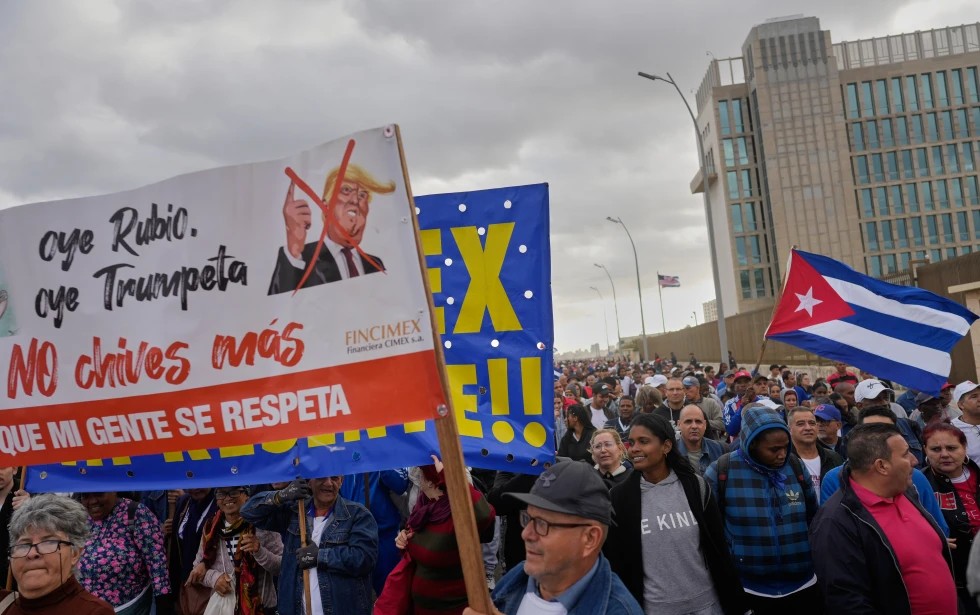 ТРАМП ВЕЛИ ДЕКА САД ПОЧНАЛЕ РАЗГОВОРИ СО КУБА ОТКАКО ЈА ОСТАВИ БЕЗ НАФТА