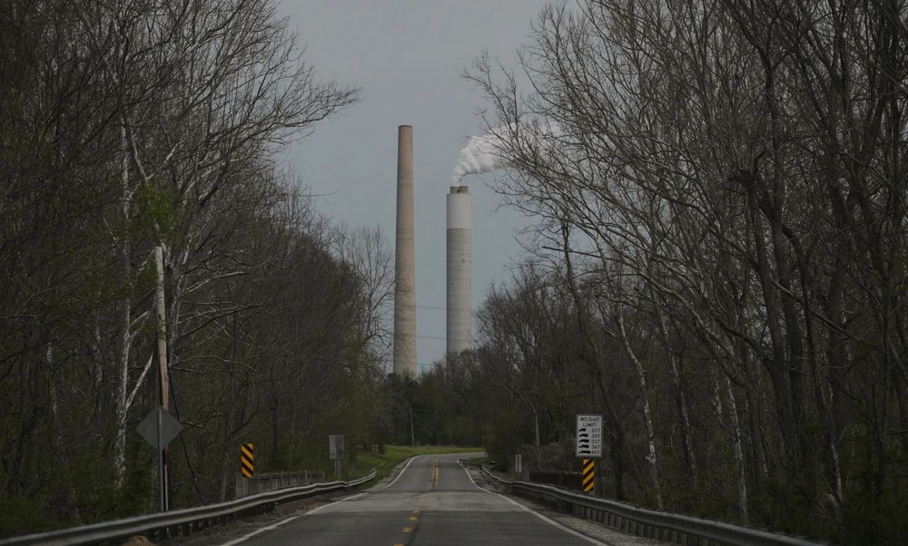ТРАМП ЌЕ ГО ПОНИШТИ НАУЧНОТО ОТКРИТИЕ ДЕКА СТАКЛЕНИЧКИТЕ ГАСОВИ ГО ЗАГРОЗУВААТ ЗДРАВЈЕТО НА ЛУЃЕТО