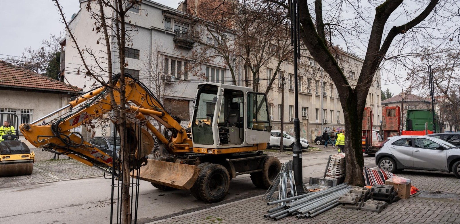 УЛИЦАТА „МИРОСЛАВ КРЛЕЖА“ ВО СКОПСКО ДЕБАР МААЛО СТАНУВА ПЕШАЧКА ЗОНА, ЌЕ ПАРКИРААТ САМО СТАНАРИТЕ