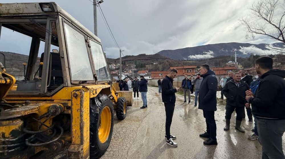 ЕВАКУИРАНИ НАД 180 ЛИЦА ОД ПОПЛАВЕНИ КУЌИ ВО КИЧЕВО, ПОПЛАВИ ИМА И ВО СКОПЈЕ И ГОСТИВАР