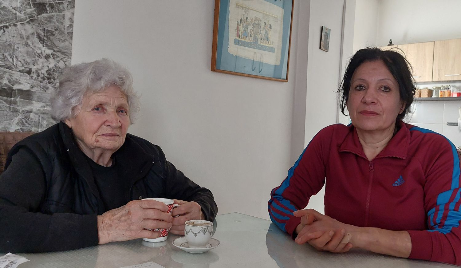 83-ГОДИШНА КУМАНОВКА СЕ СПАСИЛА ОД УБИЕЦОТ ОД ЧЕЛОПЕК, ДОДЕКА ЈА ДАВЕЛ ГО ИЗЛАЖАЛА ДЕКА СИН Ѝ Е ГОРЕ НА КАТ