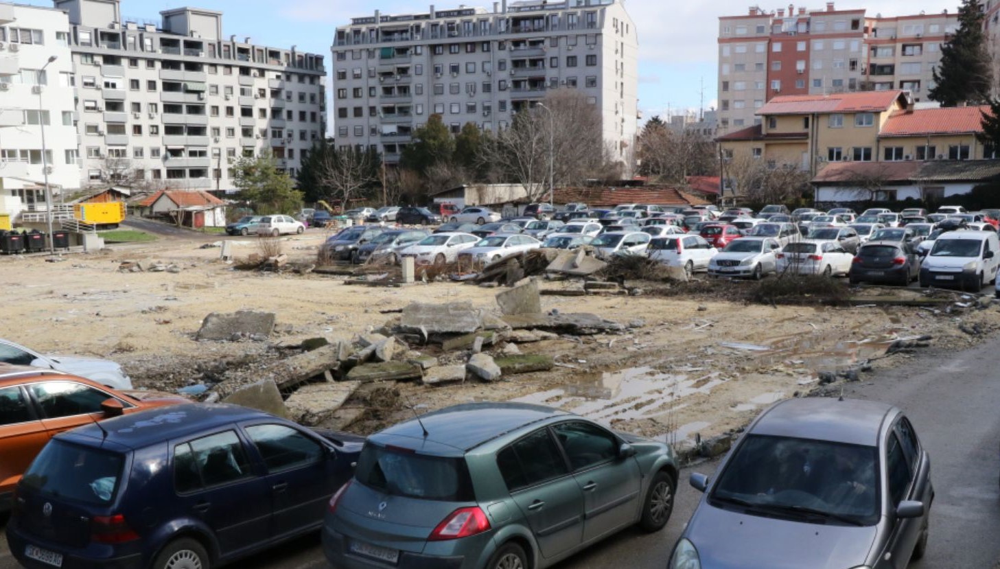 ДО ЈУНИ ЌЕ БИДАТ ГОТОВИ КАТНИТЕ ГАРАЖИ НА СКОПСКИОТ КЛИНИЧКИ ЦЕНТАР, ЌЕ МОЖЕ ДА СЕ РЕЗЕРВИРА МЕСТО ПРЕКУ АПЛИКАЦИЈА, НАЈАВИ АЛИУ