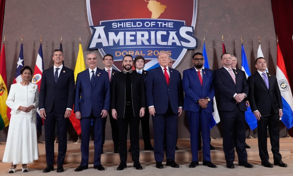 ТРАМП ЈА ПРЕТСТАВИ КОАЛИЦИЈАТА „ШТИТОТ НА АМЕРИКА“ ЗА БОРБА ПРОТИВ НАРКОКАРТЕЛИ ТРАМП ЈА ПРЕТСТАВИ КОАЛИЦИЈАТА „ШТИТОТ НА АМЕРИКА“ ЗА БОРБА ПРОТИВ НАРКОКАРТЕЛИ