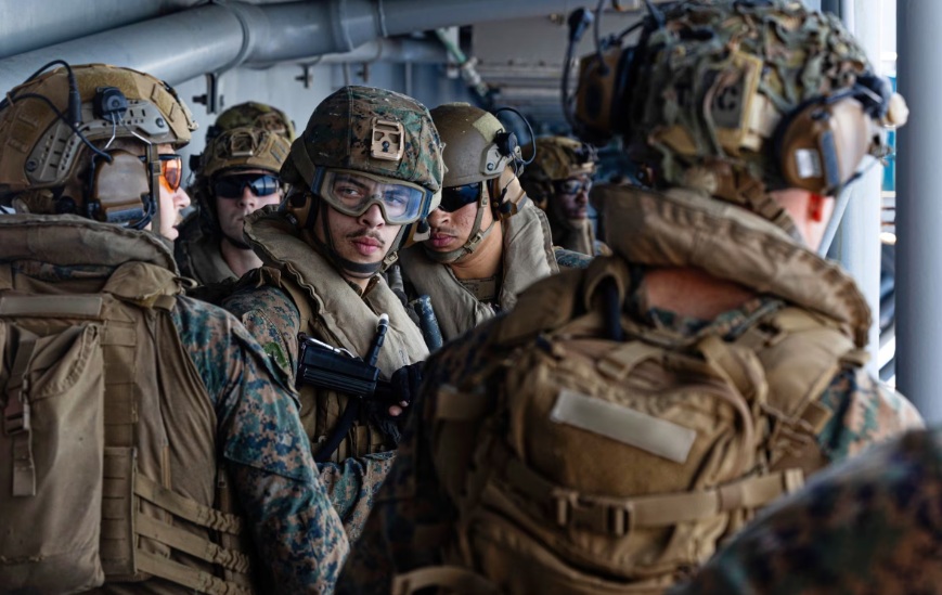 СТОТИЦИ АМЕРИКАНСКИ СПЕЦИЈАЛЦИ СЕ НА БЛИСКИОТ ИСТОК, ВКУПНИОТ БРОЈ ВОЈНИЦИ ПОРАСНАЛ НА 50.000