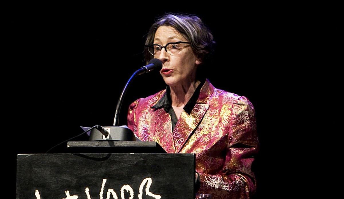 ХОЛАНДСКАТА ПОЕТЕСА АНЕКЕ БРАСИНГА ГО ДОБИ ЗЛАТНИОТ ВЕНЕЦ НА СТРУШКИТЕ ВЕЧЕРИ НА ПОЕЗИЈАТА