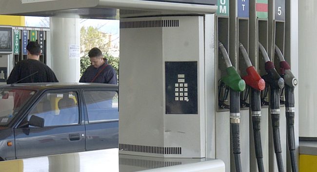 ЗА 1,5 ДЕНАРИ СЕ НАМАЛУВА ЦЕНАТА НА ГОРИВАТА