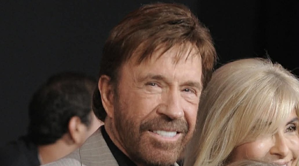 ЧАК НОРИС ПОЧИНА НЕНАДЕЈНО НА 86 ГОДИНИ ЧАК НОРИС ПОЧИНА НЕНАДЕЈНО НА 86 ГОДИНИ