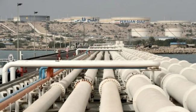 ТРАМП ВЕЛИ ДЕКА РАЗМИСЛУВА ДА ГИ ЗАЗЕМЕ ОСТРОВОТ ХАРГ И ИРАНСКАТА НАФТА