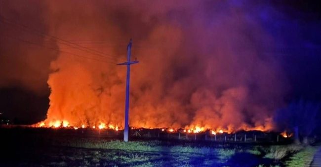 ПОД КОНТРОЛА Е СТАВЕН ПОЖАРОТ НА ДЕПОНИЈАТА КАЈ БОСИЛОВО, ГРАДОНАЧАЛНИКОТ ВЕЛИ ОТИ НАМЕРНО СЕ ПАЛИ