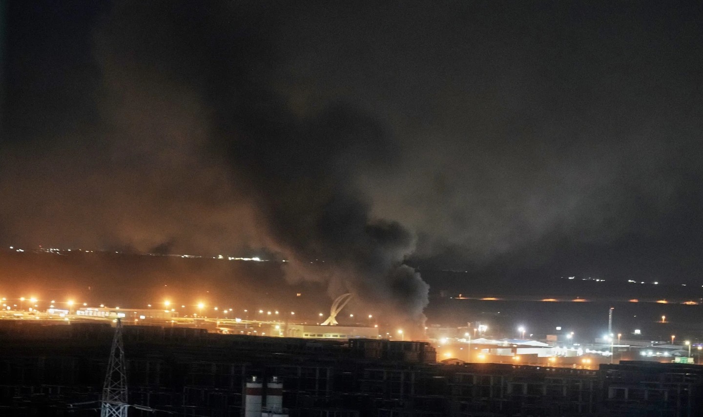 ИРАН НАПАДНА И ЗАПАЛИ ТАНКЕРИ ВО ИРАЧКИТЕ ВОДИ, ЦЕНИТЕ НА НАФТАТА ПАК СТИГНАА ДО 100 ДОЛАРИ ЗА БАРЕЛ