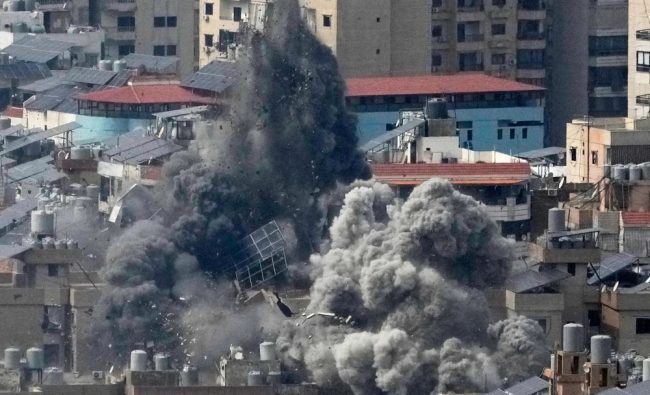 ПО ЕДНА НЕДЕЛА ВОЈНА, ТРАМП ГО ПОВИКА ИРАН БЕЗУСЛОВНО ДА СЕ ПРЕДАДЕ