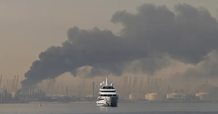 НАПАДИТЕ НА ИРАН ГО ПОТРЕСОА ДУБАИ, ПОЗНАТ РАЈ НА МИРОТ НА БЛИСКИОТ ИСТОК НАПАДИТЕ НА ИРАН ГО ПОТРЕСОА ДУБАИ, ПОЗНАТ РАЈ НА МИРОТ НА БЛИСКИОТ ИСТОК