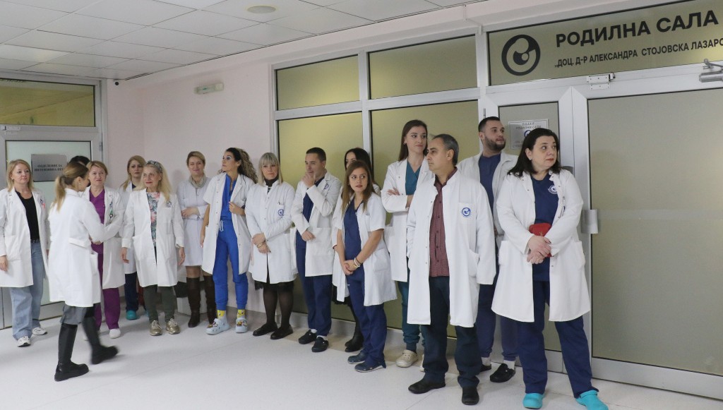 ТРЕБА ДА СЕ ПРОМЕНАТ ПРОТОКОЛИТЕ ЗА ПОРОДУВАЊА СО ЦАРСКИ РЕЗ ОТИ ПРОЦЕНТОТ НЕПОТРЕБНО И НЕОПРАВДАНО СЕ ЗГОЛЕМУВА, ВЕЛИ ДИРЕКТОРКАТА НА ГИНЕКОЛОГИЈА