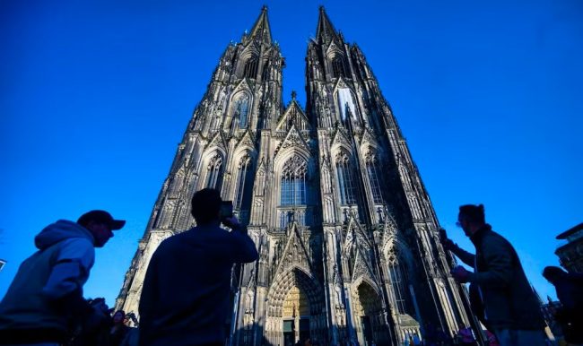 КЕЛНСКАТА КАТЕДРАЛА ЌЕ НАПЛАЌА ВЛЕЗ ЗА ТУРИСТИТЕ