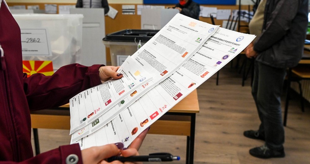 ИЗБОРНИТЕ ХОНОРАРИ ЌЕ СЕ ИСПЛАТАТ ДО КРАЈОТ НА МАРТ, КОЊАНОВСКИ СЕ НАДЕВА ОТИ НА ГРАЃАНИТЕ НЕ ИМ Е ДО ПАРИТЕ АКО УЧЕСТВУВАЛЕ ВО ИЗБИРАЧКИТЕ ОДБОРИ