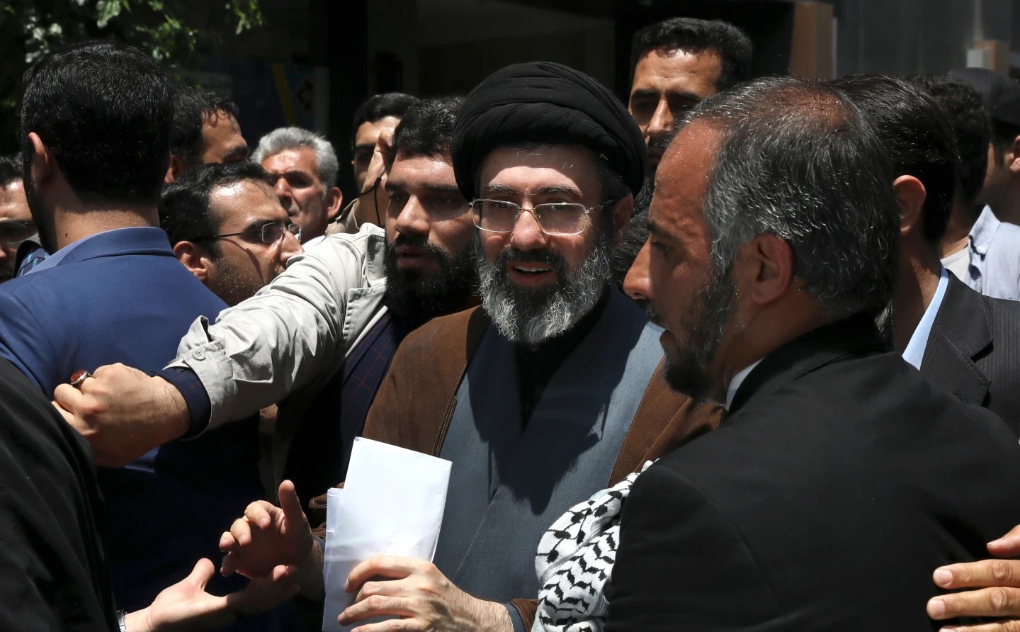 ИРАН НАВЕСТИ ДЕКА МОЏТАБА ХАМНЕИ ЌЕ БИДЕ НОВИОТ ВРХОВЕН ВОДАЧ ИРАН НАВЕСТИ ДЕКА МОЏТАБА ХАМНЕИ ЌЕ БИДЕ НОВИОТ ВРХОВЕН ВОДАЧ