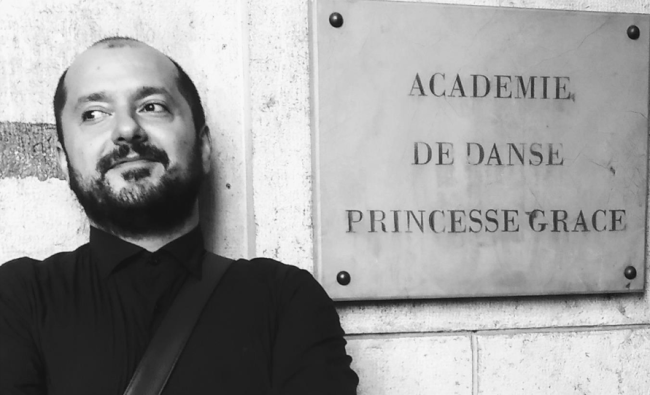 ПОЧИНА ТЕАТАРСКИОТ РЕЖИСЕР ОЛИВЕР МИЦЕВСКИ