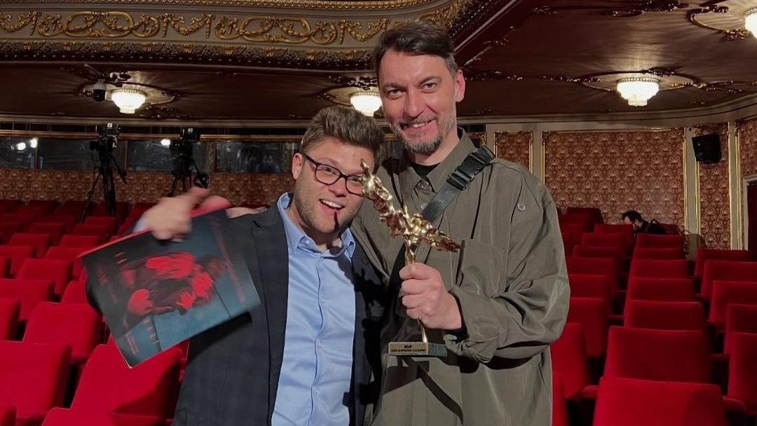 МУЗИЧАРОТ САШКО КОСТОВ ДОБИ НАГРАДА „ИКАР“ ЗА НАЈДОБРА АВТОРСКА МУЗИКА ВО ТЕАТАРСКА ПРЕТСТАВА ВО БУГАРИЈА МУЗИЧАРОТ САШКО КОСТОВ ДОБИ НАГРАДА „ИКАР“ ЗА НАЈДОБРА АВТОРСКА МУЗИКА ВО ТЕАТАРСКА ПРЕТСТАВА ВО БУГАРИЈА