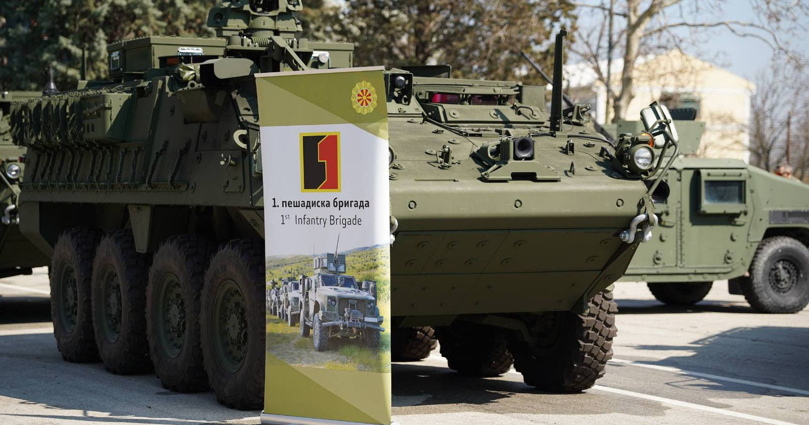 ВО КАСАРНАТА ВО ПЕТРОВЕЦ ПРЕТСТАВЕНИ 17 НОВИ ОКЛОПНИ ВОЗИЛА „СТРАЈКЕР“, МИЦКОСКИ ВЕЛИ ДЕКА ЌЕ ПРОДОЛЖАТ ИНВЕСТИЦИИТЕ ВО ОДБРАНАТА ВО КАСАРНАТА ВО ПЕТРОВЕЦ ПРЕТСТАВЕНИ 17 НОВИ ОКЛОПНИ ВОЗИЛА „СТРАЈКЕР“, МИЦКОСКИ ВЕЛИ ДЕКА ЌЕ ПРОДОЛЖАТ ИНВЕСТИЦИИТЕ ВО ОДБРАНАТА