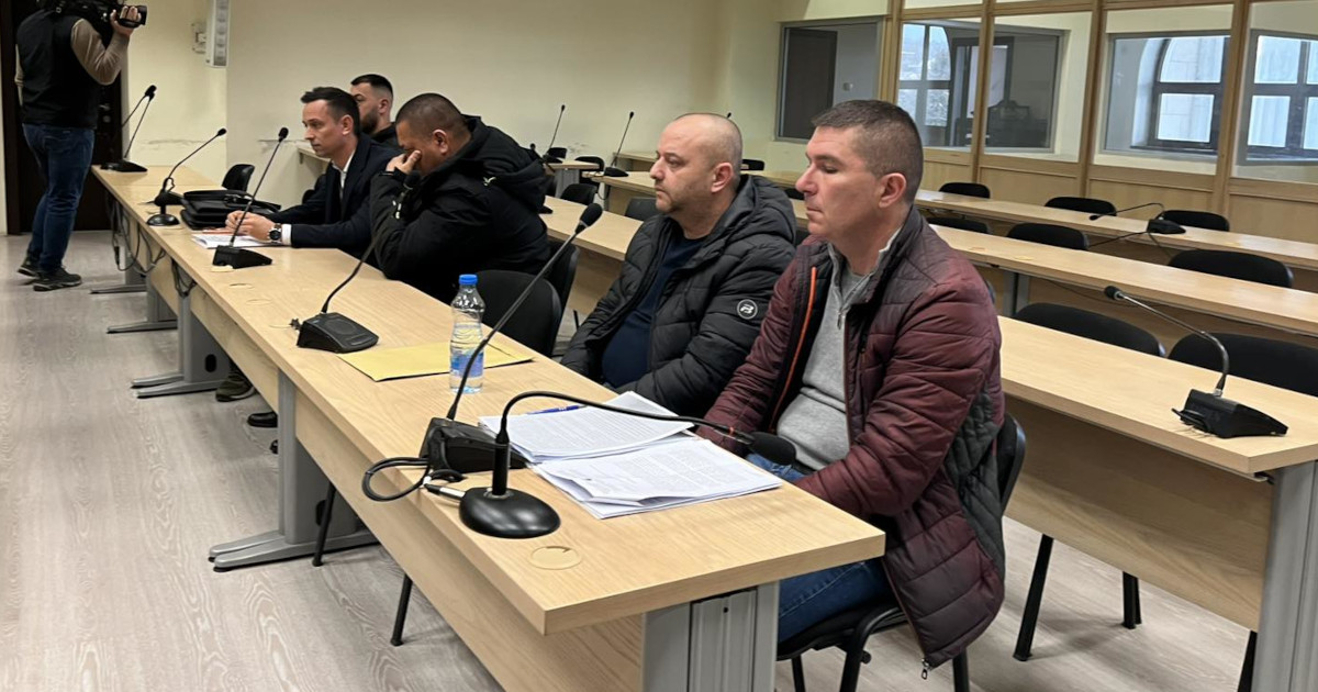 ОБВИНЕТИ ПОЛИЦАЈЦИ ЗА ПОЖАРОТ ВО „ПУЛС” МОЛЧЕЛЕ ПРЕД ГАЗДАТА ДЕЈАН ЈОВАНОВ КОГА ВИКАЛ ПО НИВ ДЕКА ФАТИЛЕ МАЛОЛЕТНИЦИ ВО ДИСКОТО, ТВРДИ СВЕДОК