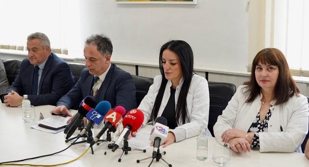 СПАСЕН ВИДОТ НА 13-ГОДИШНО МОМЧЕ СО ТРАНСПЛАНТАЦИЈА НА РОЖНИЦА, ПРЕСАДЕНИ УШТЕ 15 ТКИВА НА ОЧНАТА КЛИНИКА