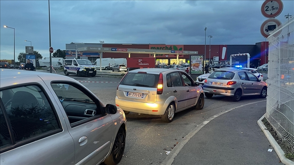 СЛОВЕНИЈА ГО ОГРАНИЧИ КУПУВАЊЕТО ГОРИВО, ВОЈСКАТА ЌЕ ПОМОГНЕ ВО ДИСТРИБУЦИЈАТА