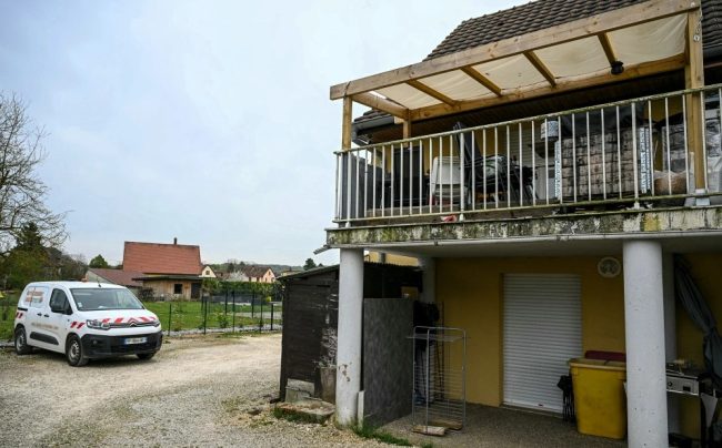 ВО ФРАНЦИЈА СПАСЕНО ДЕВЕТГОДИШНО МОМЧЕ КОЕ ГОДИНА И ПОЛ ЖИВЕЕЛО ЗАКЛУЧЕНО ВО КОМБЕТО НА ТАТКО МУ