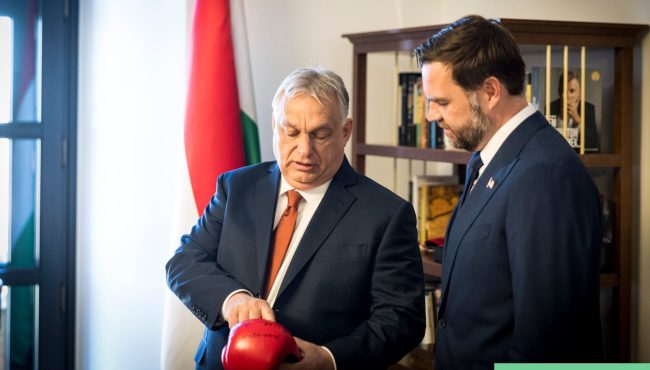 ВЕНС ГО ПОСЕТИ ОРБАН ЗА ДА МУ ДАДЕ ПОДДРШКА, МАЃАР ГО ОБВИНИ ЗА МЕШАЊЕ ВО ИЗБОРИТЕ ВО УНГАРИЈА