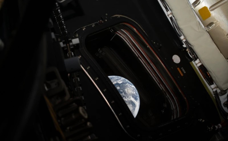 АСТРОНАУТИТЕ НА „АРТЕМИС 2“ ТРГНАА КОН ДАЛЕЧНАТА СТРАНА НА МЕСЕЧИНАТА, ЌЕ ОТИДАТ НАЈДАЛЕКУ ОД СИТЕ ЛУЃЕ ДОСЕГА