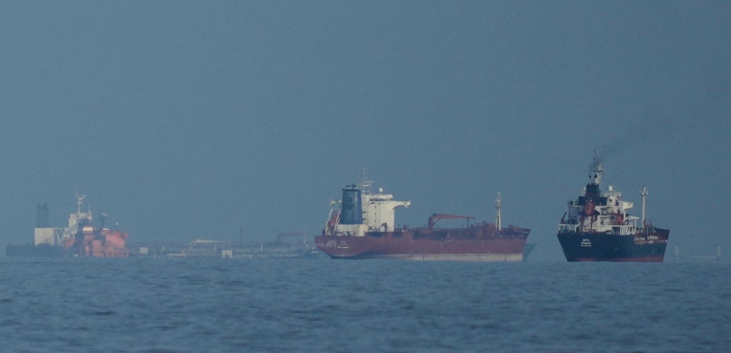 САД ЌЕ ГИ БЛОКИРААТ ИРАНСКИТЕ ПРИСТАНИШТА, ЦЕНАТА НА НАФТАТА СКОКНА ЗА 7 ОТСТО